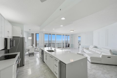 Condominio en venta en Hutchinson Island South, Florida, 3 dormitorios, 199.09 m2 № 2078303 - foto 5