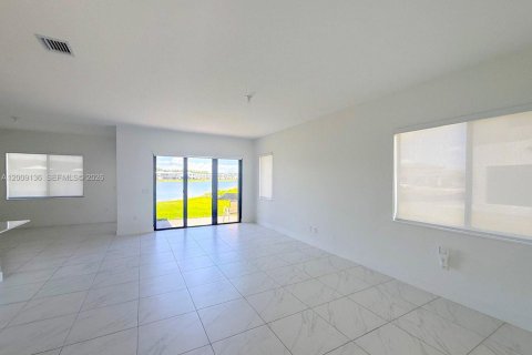 Villa ou maison à louer à Ave Maria, Floride: 3 chambres № 2072719 - photo 5