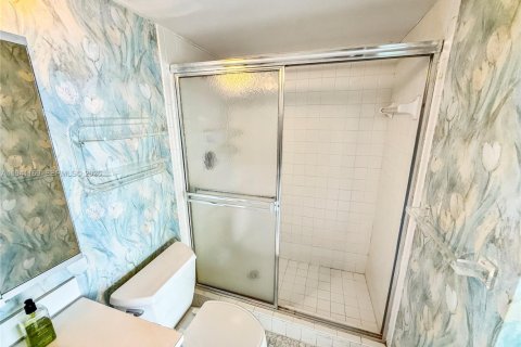 Condominio en venta en North Miami Beach, Florida, 2 dormitorios, 105.17 m2 № 2002496 - foto 8