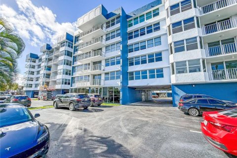 Condominio en venta en North Miami Beach, Florida, 2 dormitorios, 105.17 m2 № 2002496 - foto 14