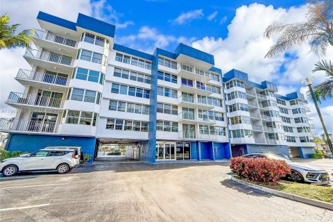 Condominio en venta en North Miami Beach, Florida, 2 dormitorios, 105.17 m2 № 2002496 - foto 13