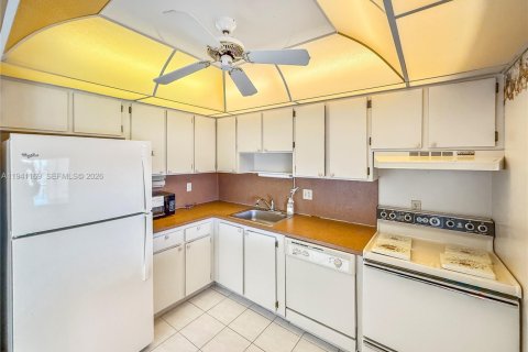 Condominio en venta en North Miami Beach, Florida, 2 dormitorios, 105.17 m2 № 2002496 - foto 10