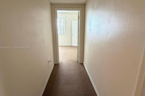 Condo in Pembroke Pines, Florida, 3 bedrooms  № 2066121 - photo 9