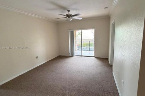Condo in Pembroke Pines, Florida, 3 bedrooms  № 2066121 - photo 13