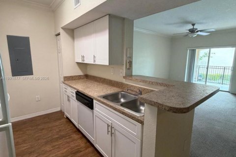 Condo in Pembroke Pines, Florida, 3 bedrooms  № 2066121 - photo 14