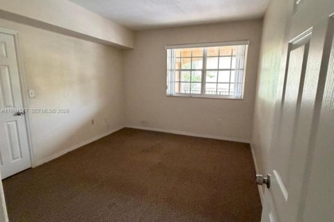 Condo in Pembroke Pines, Florida, 3 bedrooms  № 2066121 - photo 19