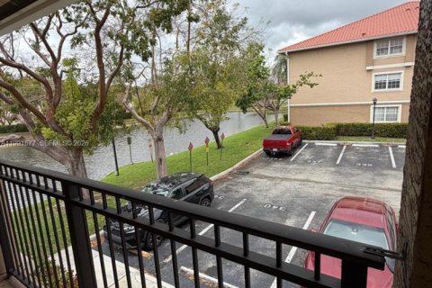 Condo in Pembroke Pines, Florida, 3 bedrooms  № 2066121 - photo 8