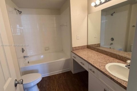 Condo in Pembroke Pines, Florida, 3 bedrooms  № 2066121 - photo 26