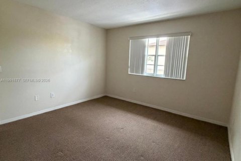 Condo in Pembroke Pines, Florida, 3 bedrooms  № 2066121 - photo 28