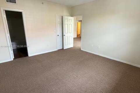 Condo in Pembroke Pines, Florida, 3 bedrooms  № 2066121 - photo 27