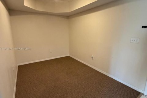 Condo in Pembroke Pines, Florida, 3 bedrooms  № 2066121 - photo 3