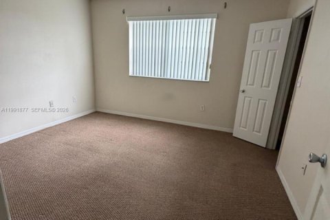 Condo in Pembroke Pines, Florida, 3 bedrooms  № 2066121 - photo 21