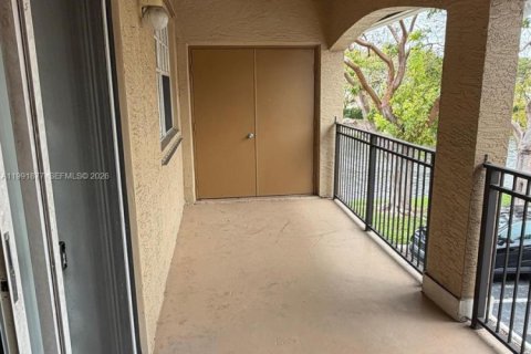 Condo in Pembroke Pines, Florida, 3 bedrooms  № 2066121 - photo 5