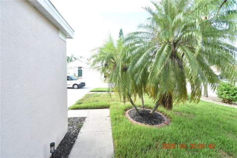 House in Riverview, Florida 4 bedrooms, 154.68 sq.m. № 2403429 - photo 6