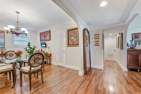 Купить кондоминиум в Корал-Гейблс, Флорида 2 спальни, 140.28м2, № 1703761 - фото 4