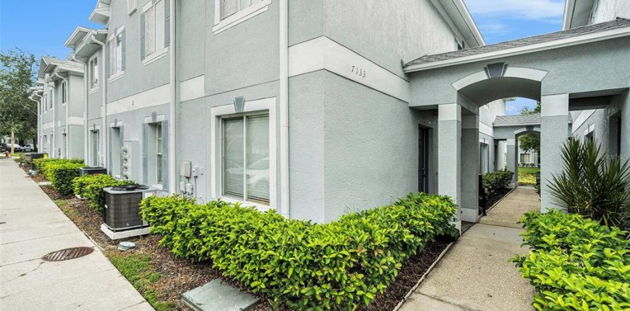 Adosado en Tampa, Florida 3 dormitorios, 126.72 m2 № 1817249