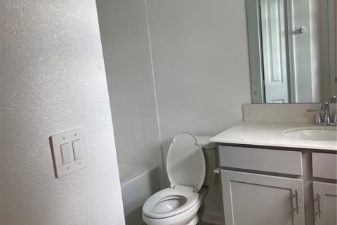 Adosado en venta en Kissimmee, Florida, 4 dormitorios, 185.43 m2 № 1904493 - foto 23