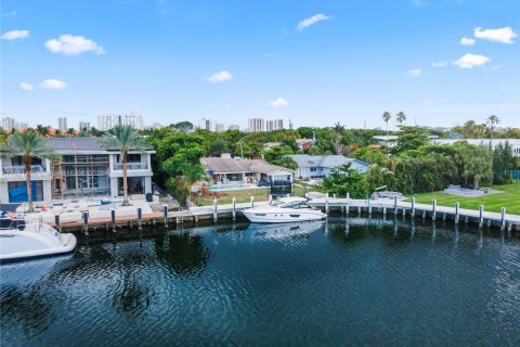 House in Hallandale Beach, Florida 3 bedrooms № 2018669 - photo 9