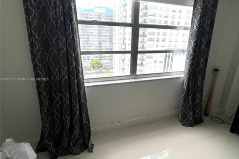 Condo in Aventura, Florida, 1 bedroom  № 1877525 - photo 26