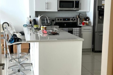 Condo in Aventura, Florida, 1 bedroom  № 1877525 - photo 17