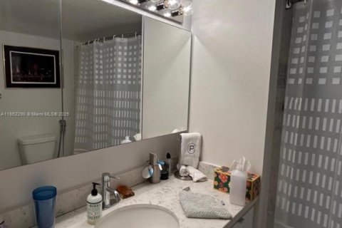Condo in Aventura, Florida, 1 bedroom  № 1877525 - photo 24
