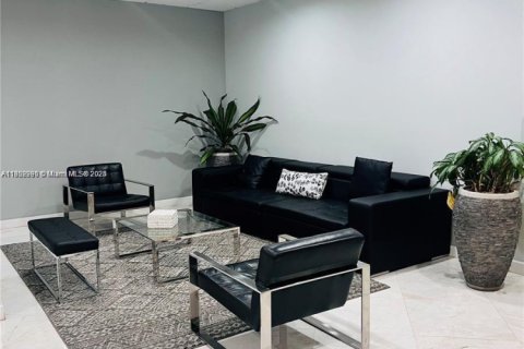 Condo in Aventura, Florida, 1 bedroom  № 1877525 - photo 8