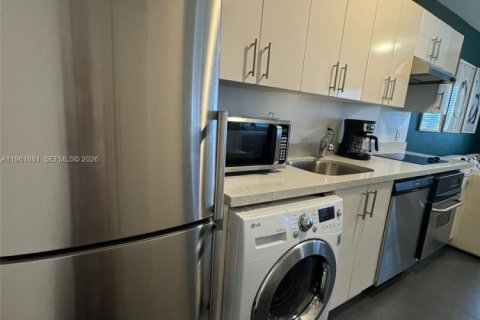 Купить кондоминиум в Майами-Бич, Флорида 1 спальня, 46.17м2, № 2024502 - фото 6