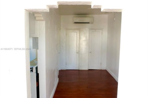 Copropriété à louer à Miami Beach, Floride: 30.19 m2 № 2048480 - photo 4