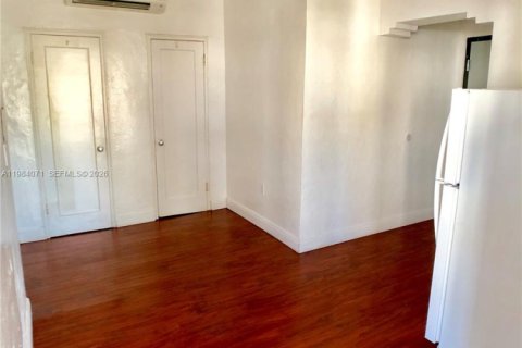 Copropriété à louer à Miami Beach, Floride: 30.19 m2 № 2048480 - photo 5