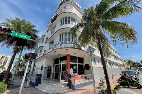 Studio à Condo à Miami Beach, Floride  № 2048480