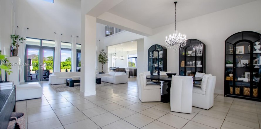 House in Southwest Ranches, Florida 5 bedrooms, 437.85 sq.m. № 1857136
