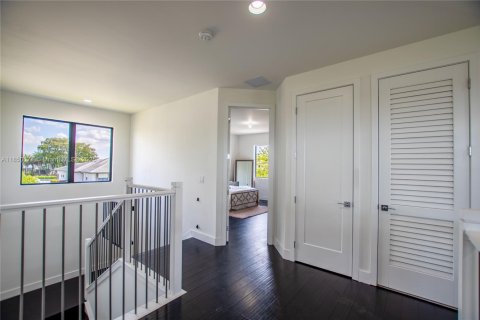House in Southwest Ranches, Florida 5 bedrooms, 437.85 sq.m. № 1857136 - photo 20