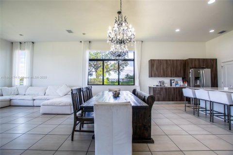 House in Southwest Ranches, Florida 5 bedrooms, 437.85 sq.m. № 1857136 - photo 11
