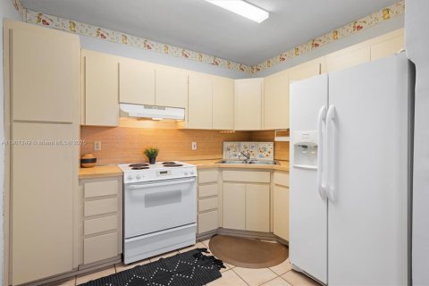 Casa en venta en Miami, Florida, 2 dormitorios, 107.4 m2 № 1951554 - foto 13