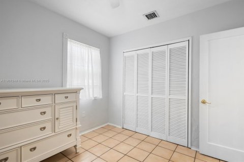 Casa en venta en Miami, Florida, 2 dormitorios, 107.4 m2 № 1951554 - foto 22
