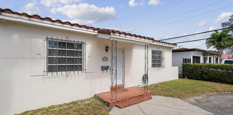 Casa en Miami, Florida 2 dormitorios, 107.4 m2 № 1951554