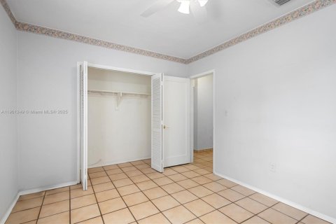 Casa en venta en Miami, Florida, 2 dormitorios, 107.4 m2 № 1951554 - foto 19