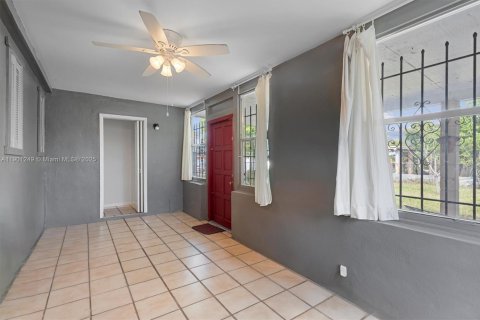 Casa en venta en Miami, Florida, 2 dormitorios, 107.4 m2 № 1951554 - foto 28