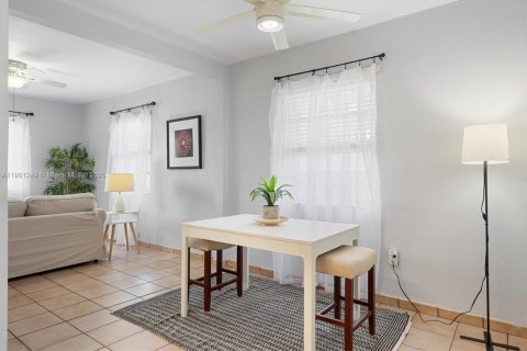 Casa en venta en Miami, Florida, 2 dormitorios, 107.4 m2 № 1951554 - foto 9