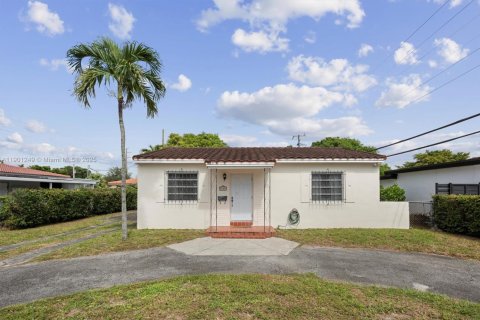 Casa en venta en Miami, Florida, 2 dormitorios, 107.4 m2 № 1951554 - foto 2