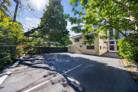 Commercial property in Coral Gables, Florida № 1924620 - photo 26