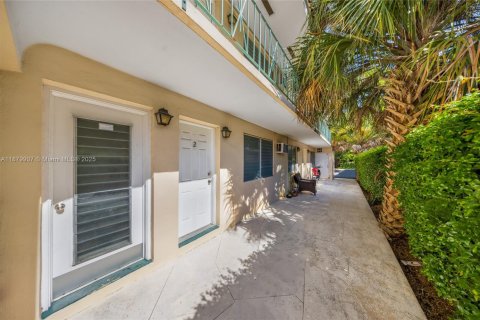 Commercial property in Coral Gables, Florida № 1924620 - photo 24