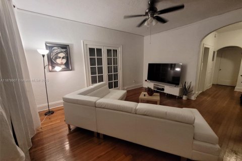 Commercial property in Coral Gables, Florida № 1924620 - photo 29