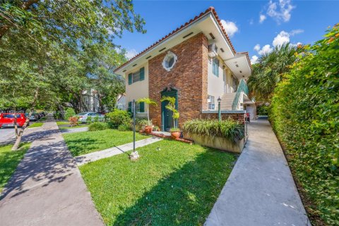 Commercial property in Coral Gables, Florida № 1924620 - photo 23
