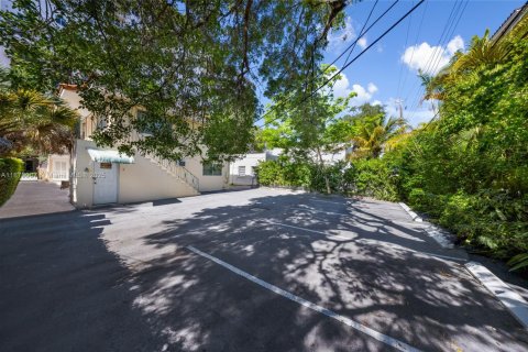 Commercial property in Coral Gables, Florida № 1924620 - photo 25