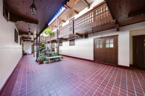 Commercial property in Coral Gables, Florida № 1924620 - photo 2