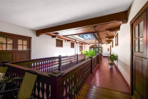 Commercial property in Coral Gables, Florida № 1924620 - photo 7