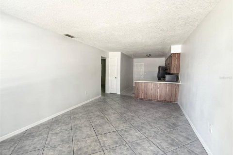 Apartamento en alquiler en Winter Haven, Florida, 2 dormitorios, 80.27 m2 № 1879861 - foto 3
