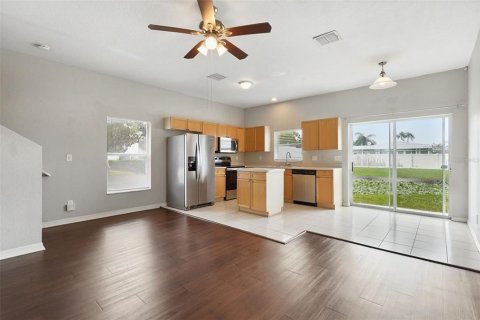 Touwnhouse à vendre à Largo, Floride: 2 chambres, 125.42 m2 № 2408894 - photo 7