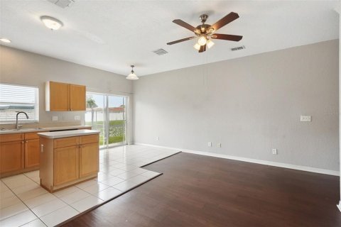 Touwnhouse à vendre à Largo, Floride: 2 chambres, 125.42 m2 № 2408894 - photo 6